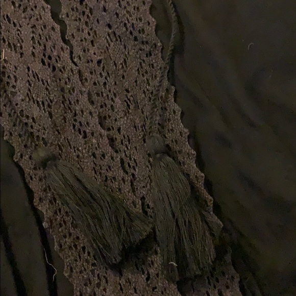 Tiara Hawaii | Black deep v top with flare sleeves - Picture 3 of 5